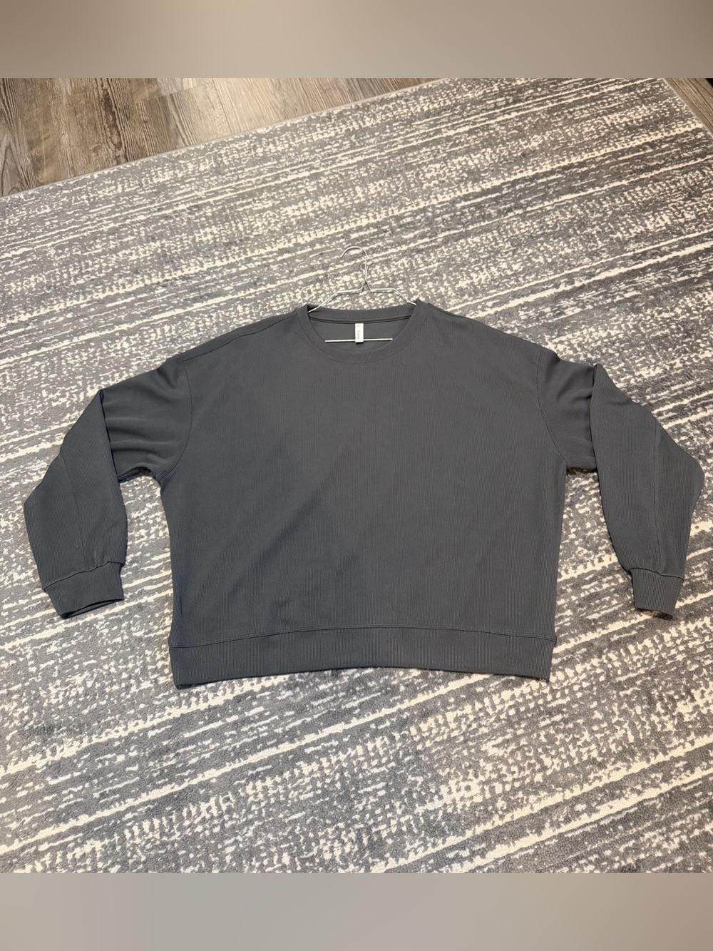 Wishlist Gray Crewneck Sweatshirt Medium
